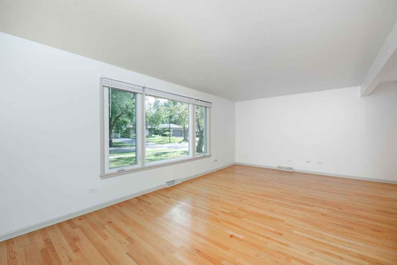 1149 Jane Ave - Photo 2 of 19