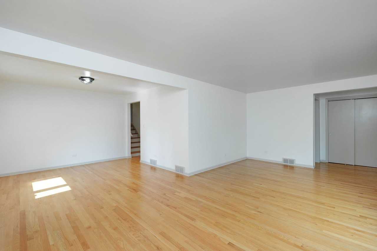 1149 Jane Ave - Photo 3 of 19