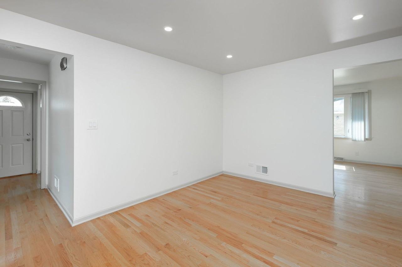 1149 Jane Ave - Photo 5 of 19