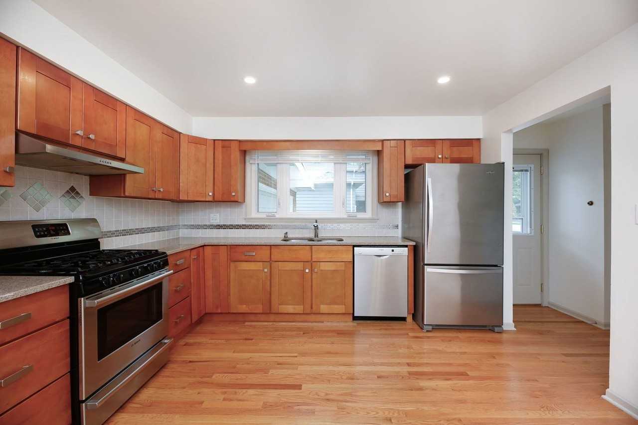 1149 Jane Ave - Photo 6 of 19