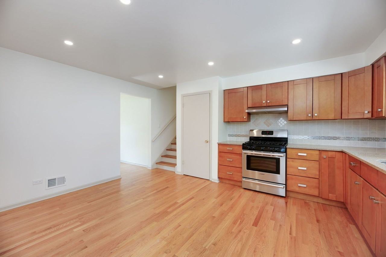 1149 Jane Ave - Photo 7 of 19