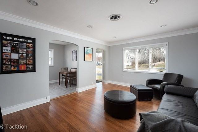 4334 Washington St - Photo 5 of 15