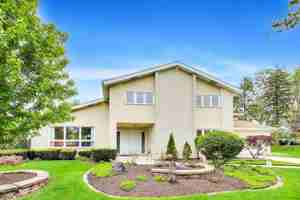 featured image of 4 Kingsbury Ct
