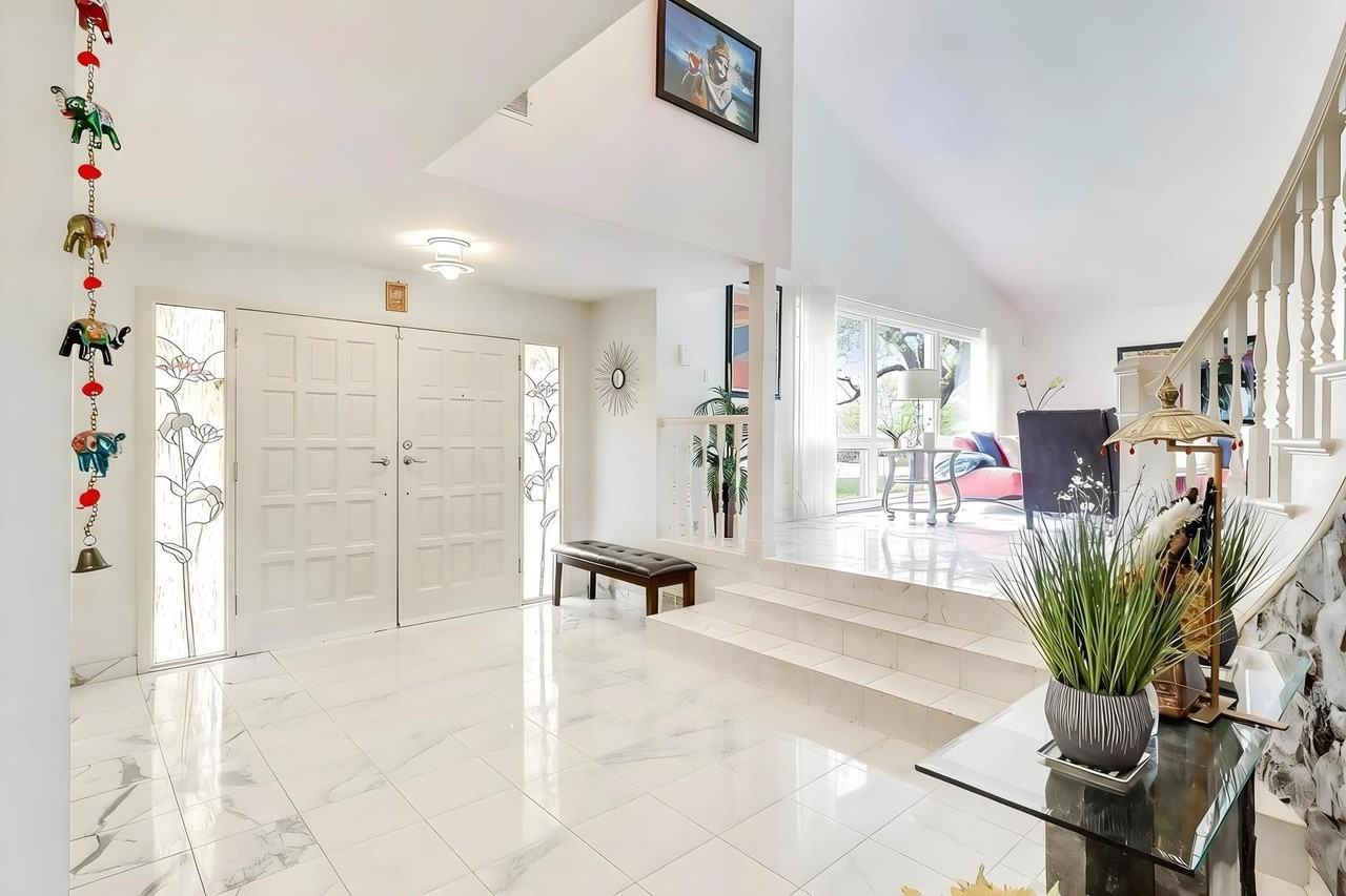 4 Kingsbury Ct - Photo 4 of 47