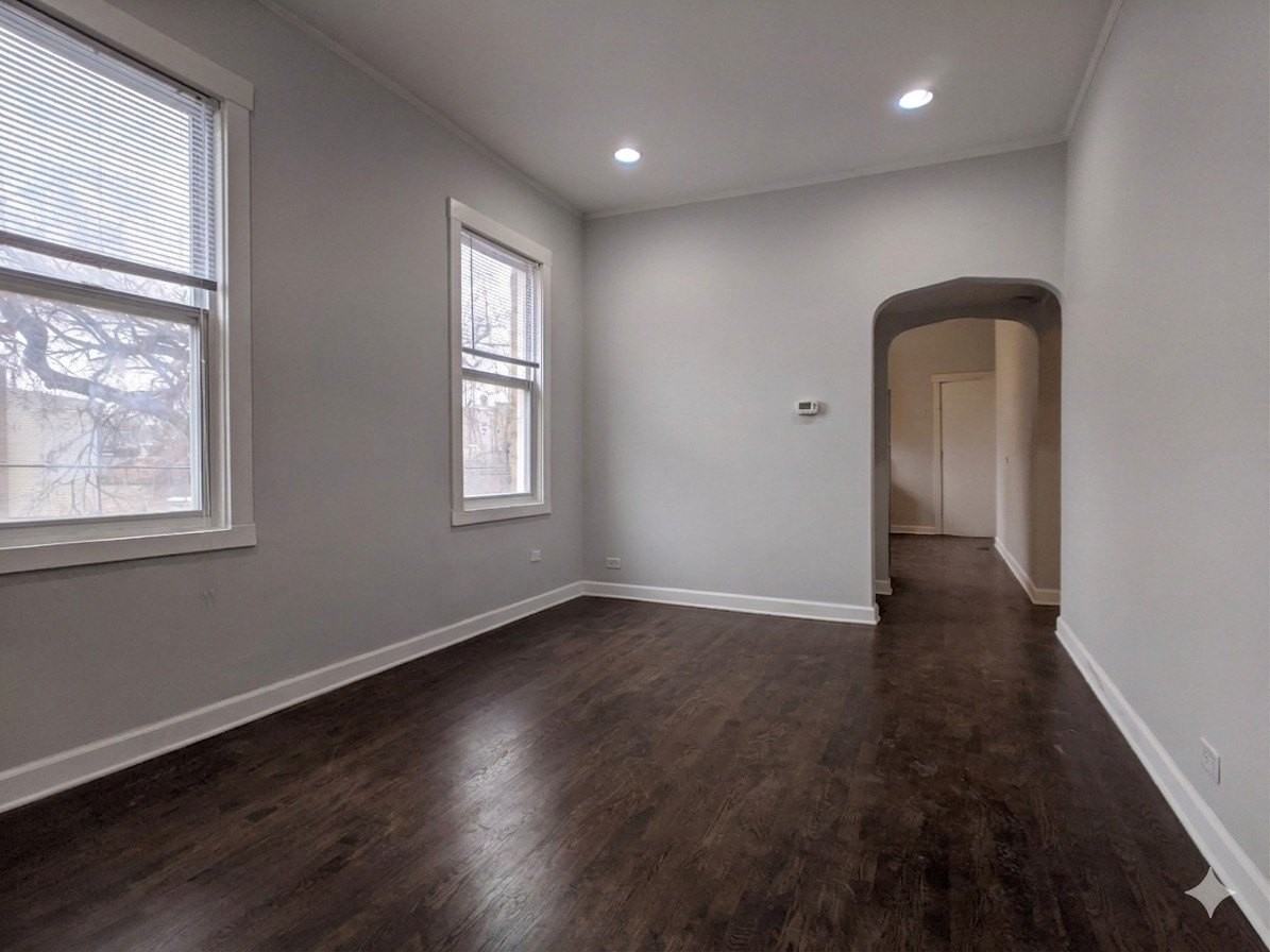 2257 W Hirsch St #2E - Photo 2 of 16