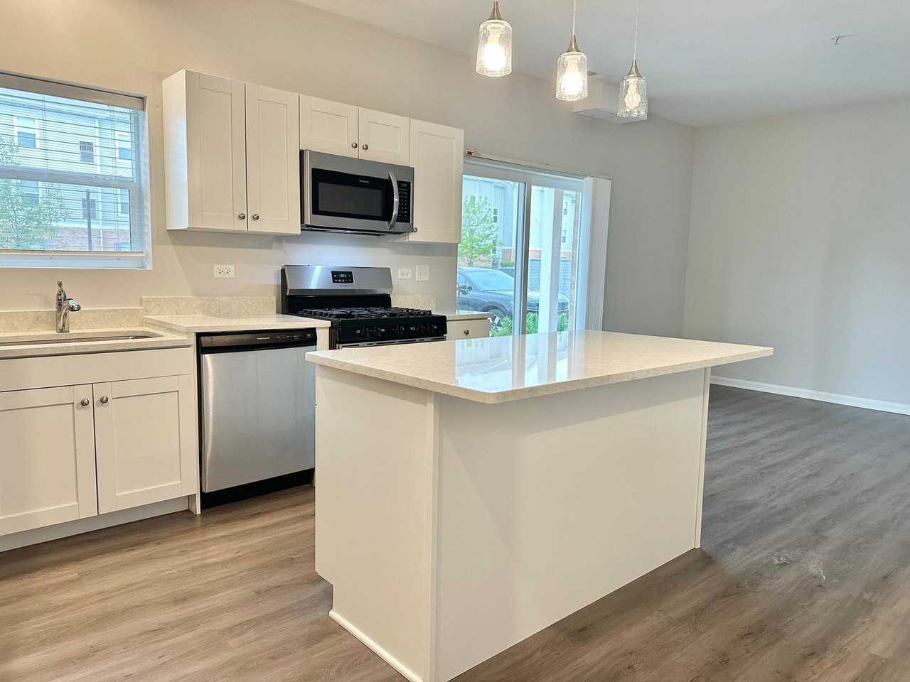 853 E Main St #1B - Photo 2 of 14
