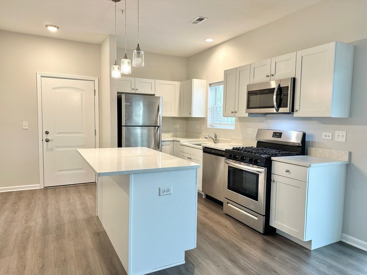 853 E Main St #1B - Photo 3 of 14
