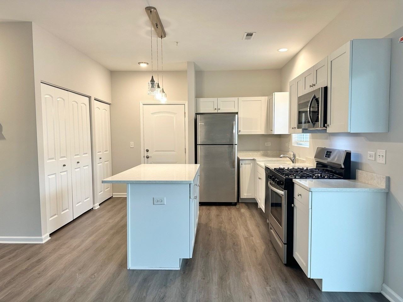 853 E Main St #1B - Photo 4 of 14