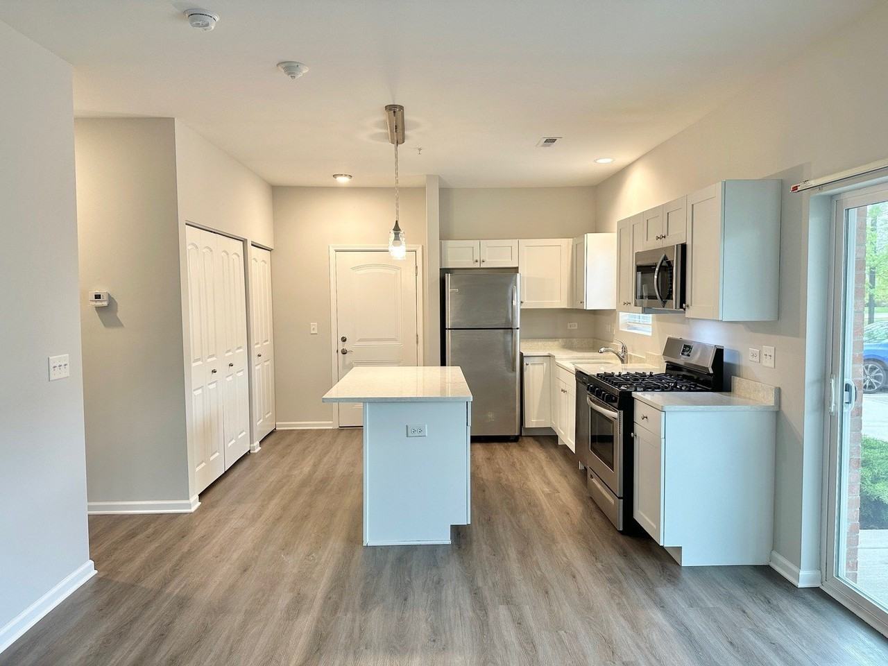 853 E Main St #1B - Photo 5 of 14