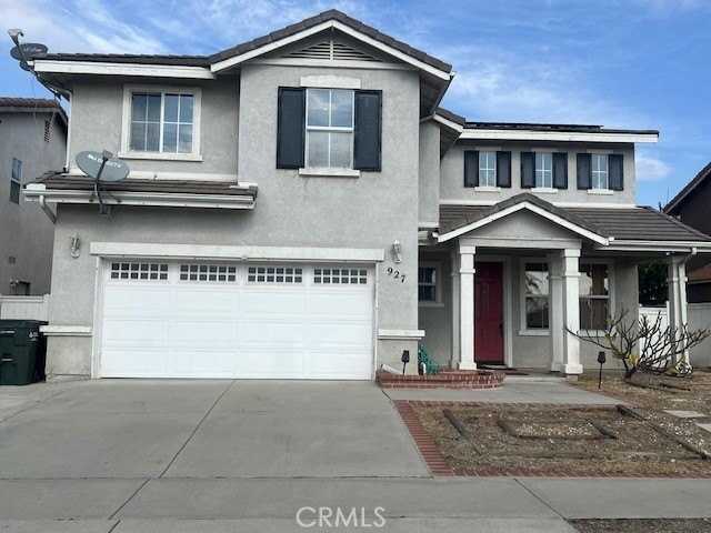 927 W Paramount St