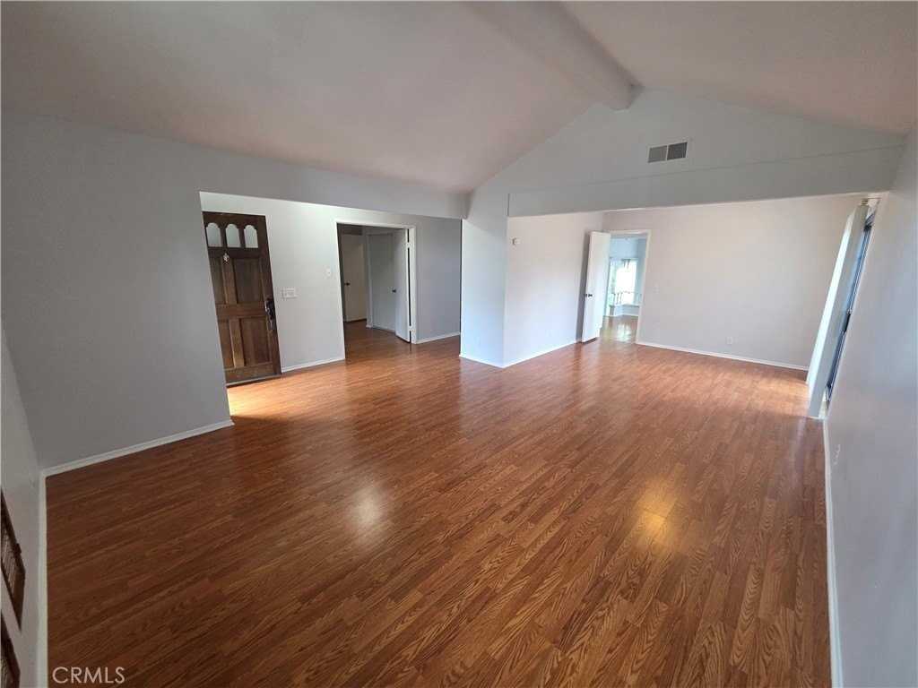 1405 Paseo Manzana - Photo 4 of 27
