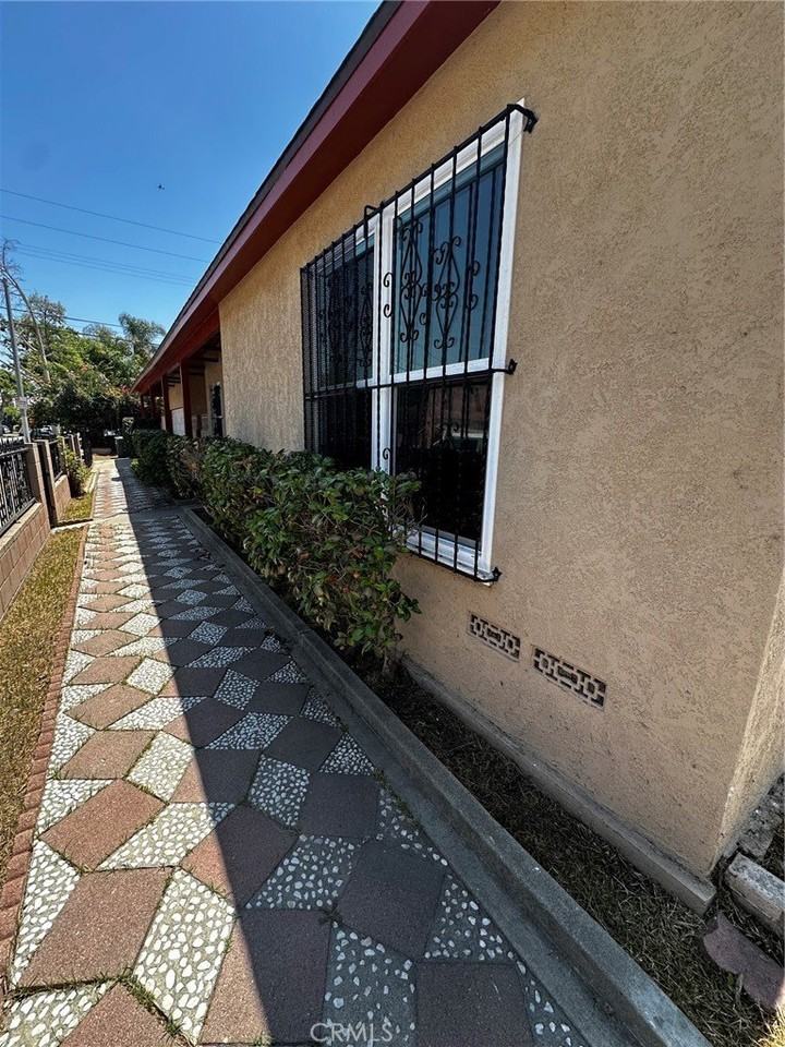 3040 Seminole Ave - Photo 3 of 22