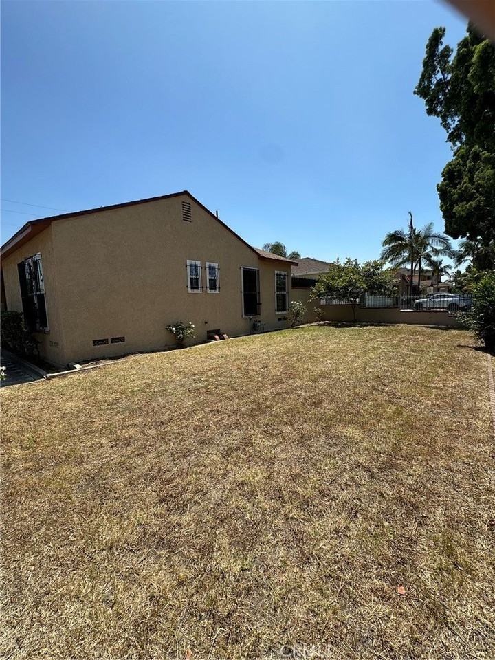 3040 Seminole Ave - Photo 5 of 22