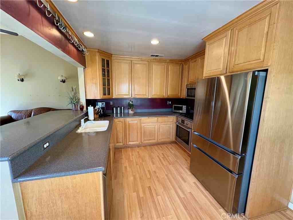 3739 Marwick Ave - Photo 3 of 8