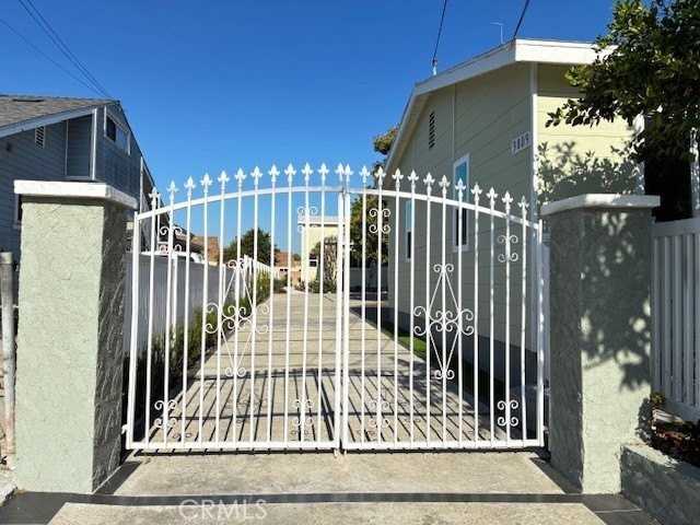 3809 Pine Ave - Photo 3 of 12