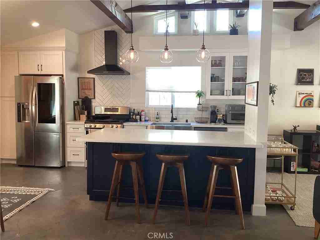 233 Almon Dr - Photo 2 of 21