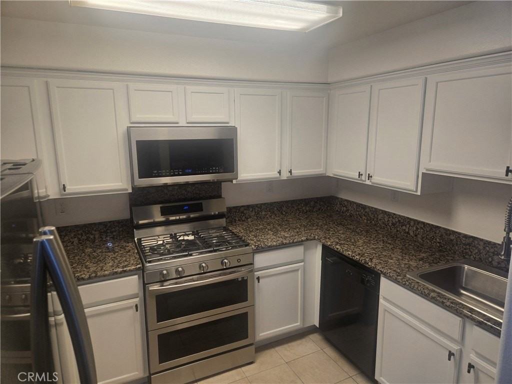 1138 N Euclid St - Photo 2 of 45