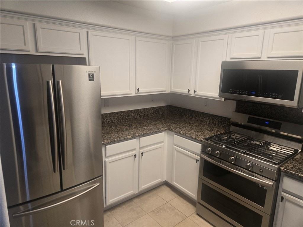 1138 N Euclid St - Photo 3 of 45