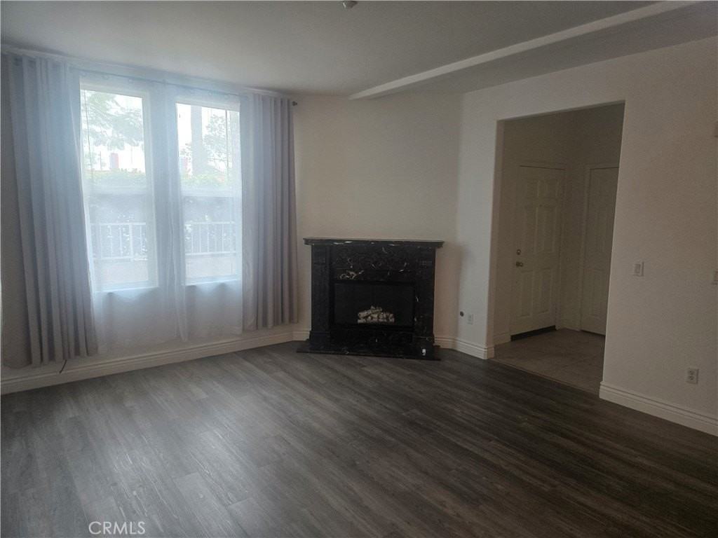 1138 N Euclid St - Photo 4 of 45