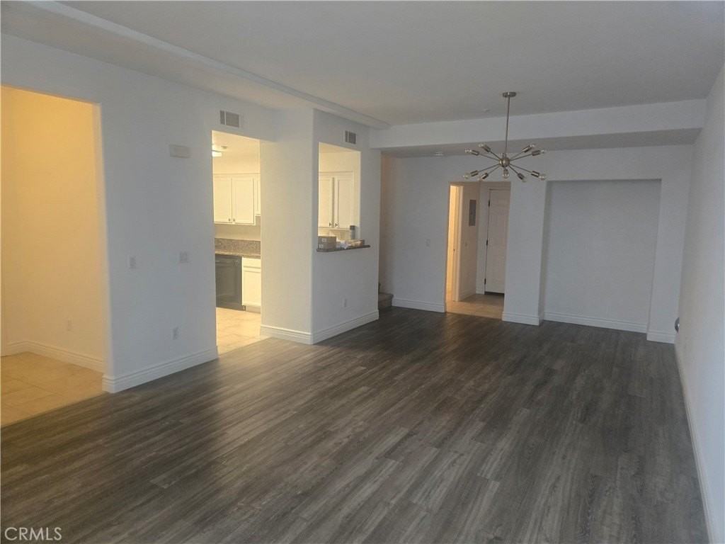 1138 N Euclid St - Photo 5 of 45