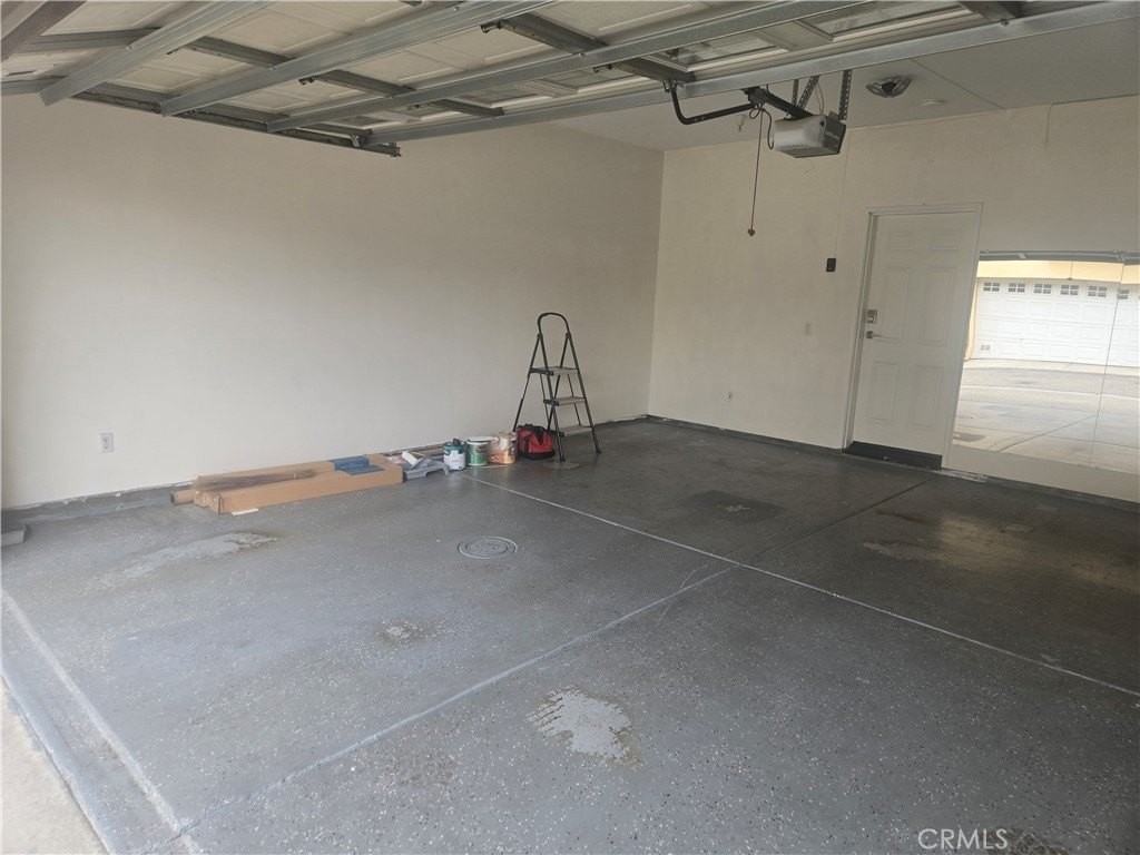 1138 N Euclid St - Photo 7 of 45