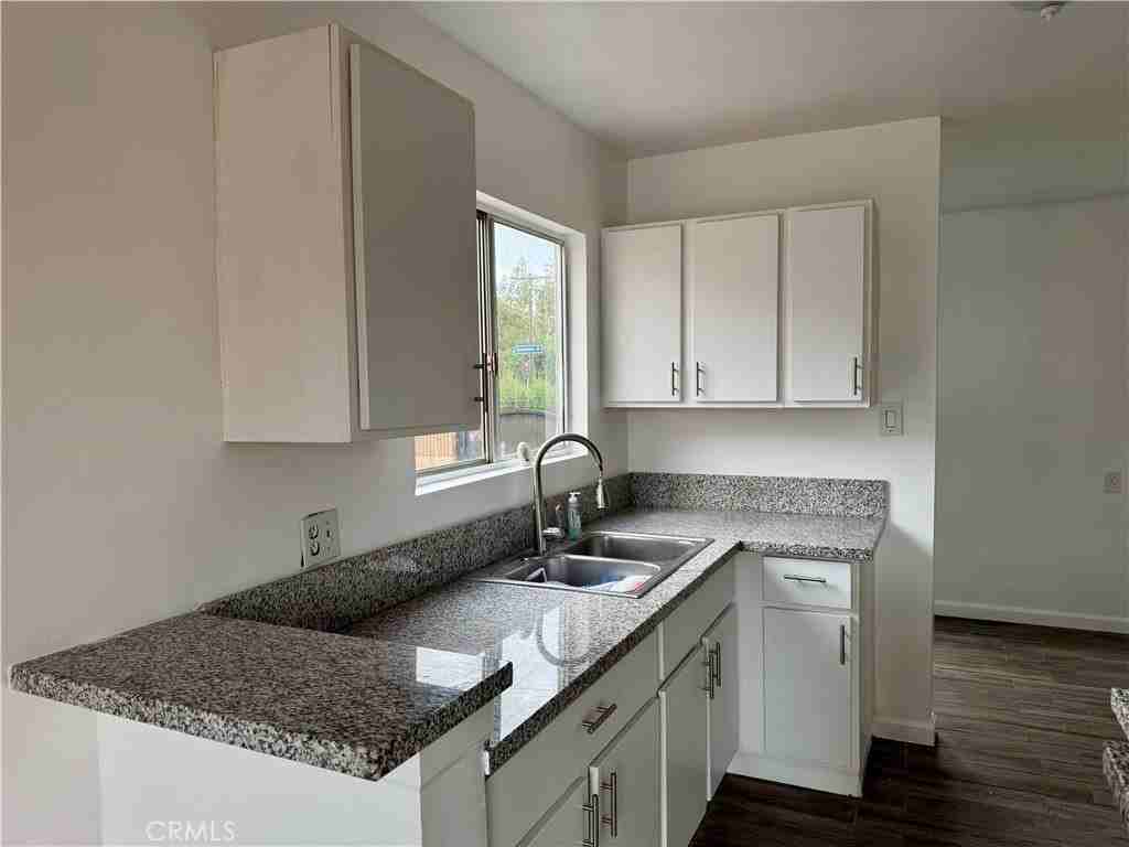 16041 Devonshire St - Photo 5 of 14