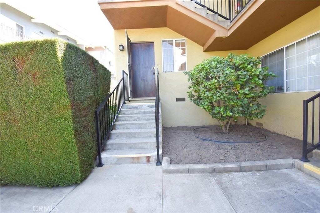 1570 N Verdugo Rd #B - Photo 2 of 12