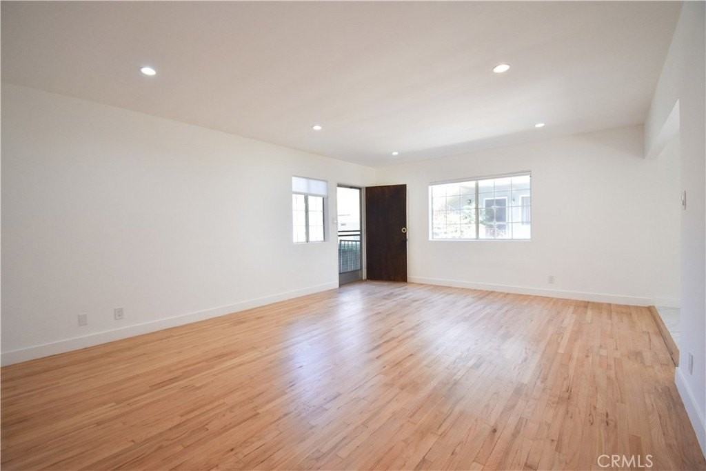 1570 N Verdugo Rd #B - Photo 6 of 12