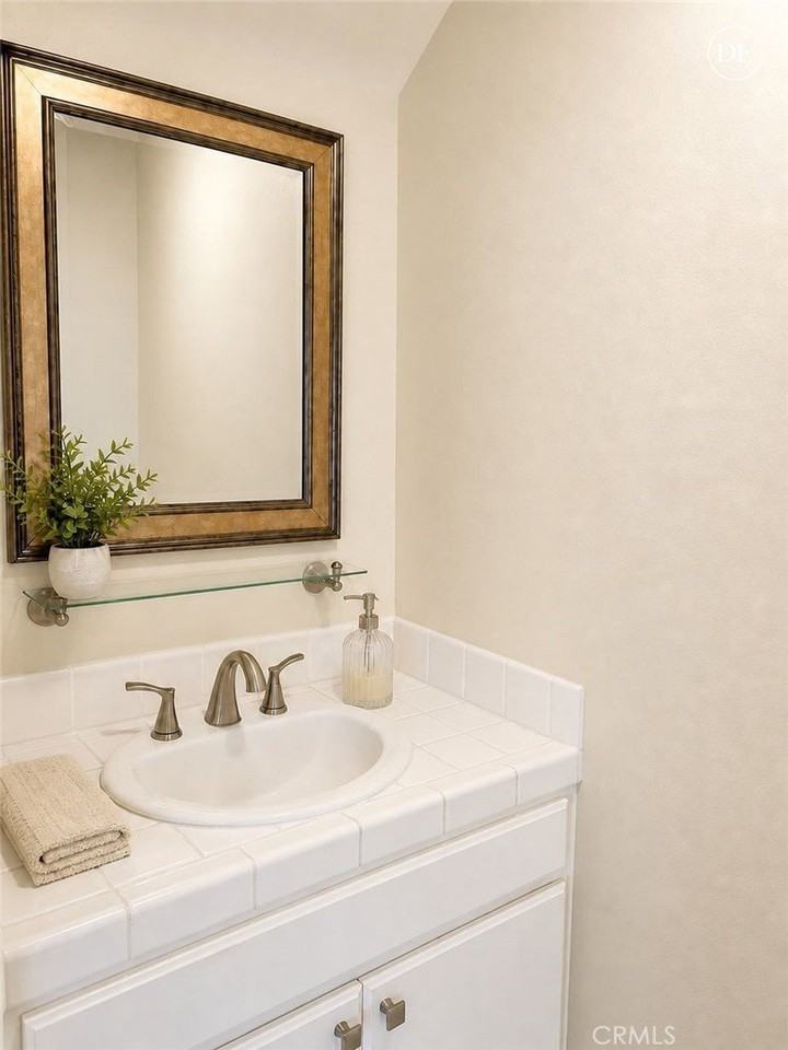 5228 Vantage Ave #6 - Photo 4 of 12