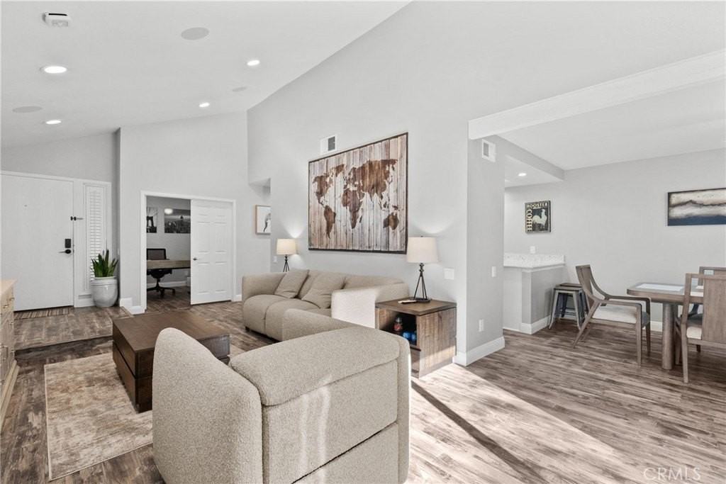 18 Brookdale - Photo 6 of 33