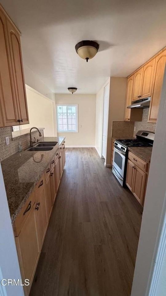 1239 S K St - Photo 5 of 18