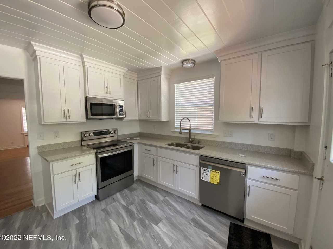 1271 Belmont Ter #1271 - Photo 6 of 18
