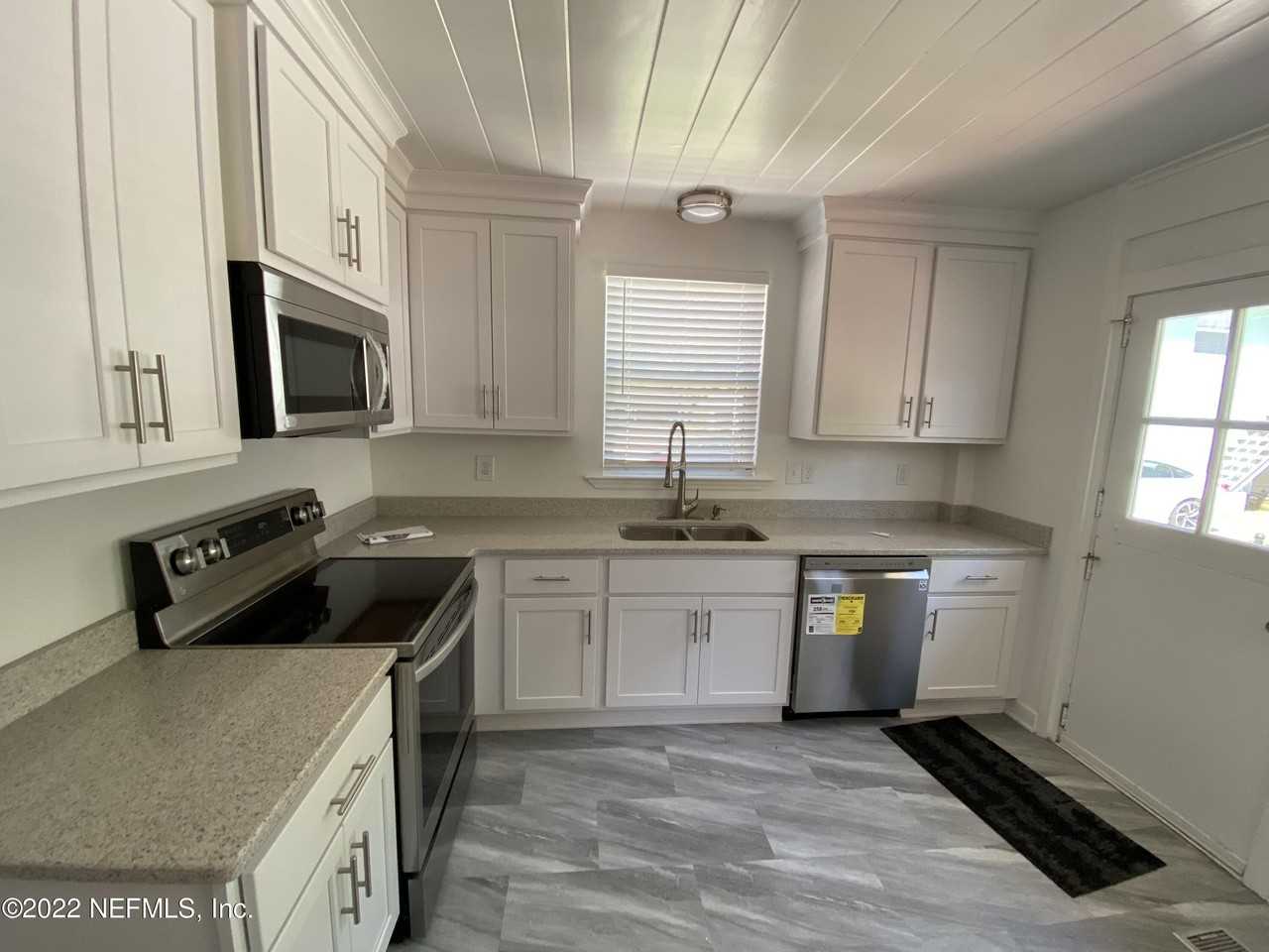 1271 Belmont Ter #1271 - Photo 7 of 18