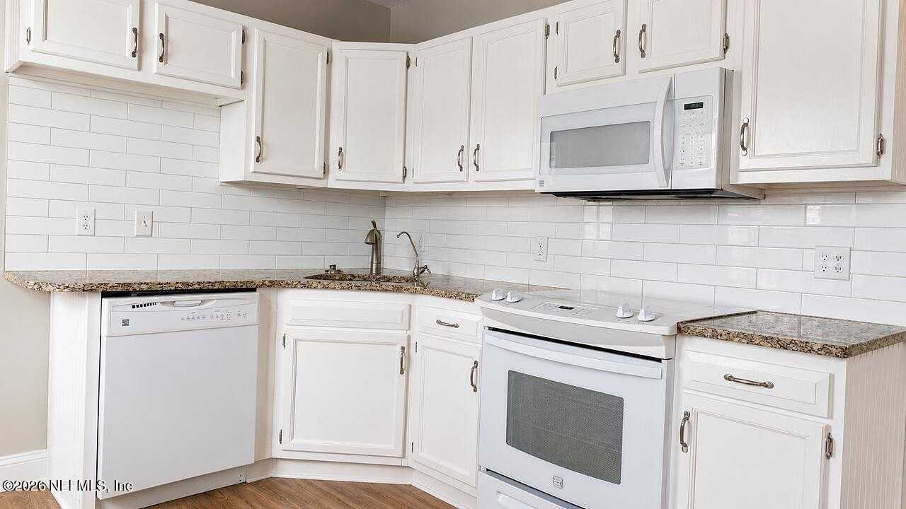1105 10th St N - Photo 7 of 17