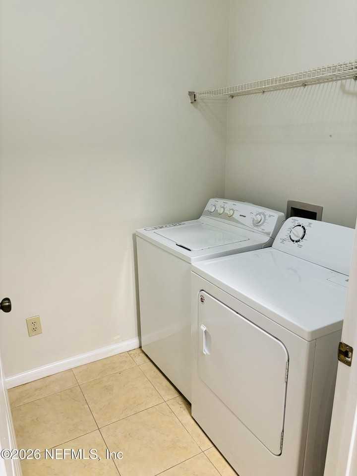 10000 Gate Pkwy N #1912 - Photo 7 of 17