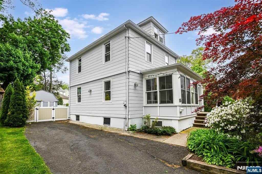 15 Bergen St - Photo 2 of 26