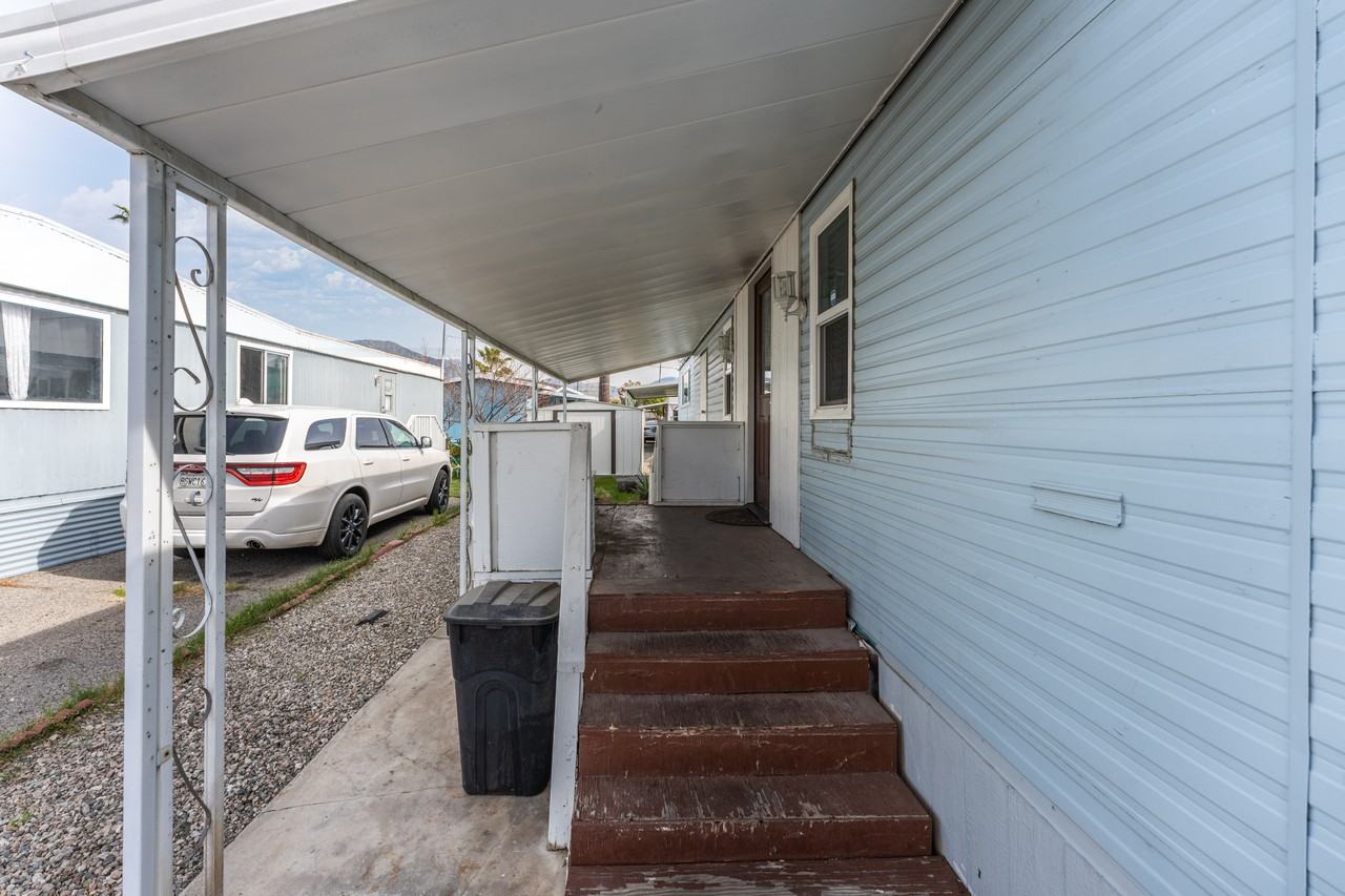 26250 9th St - Photo 3 of 25