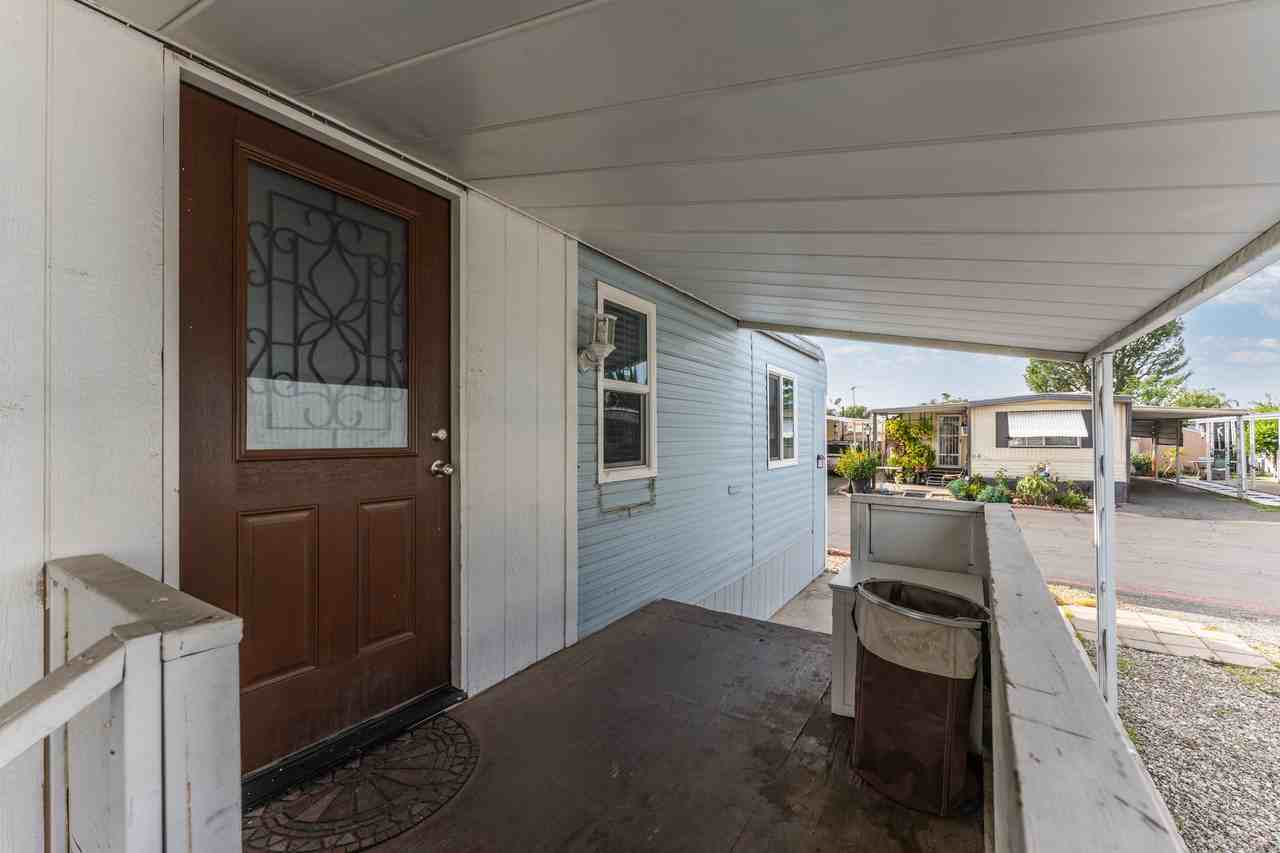26250 9th St - Photo 4 of 25