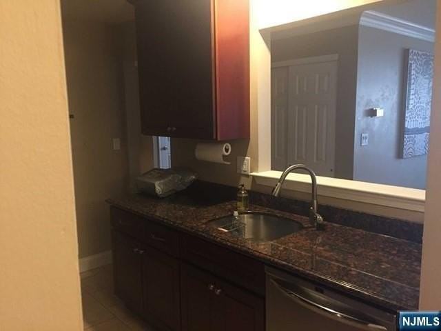 38 Garden Pl - Photo 5 of 24