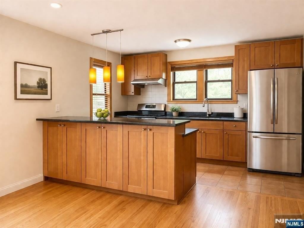 83 Bluff Rd - Photo 2 of 7