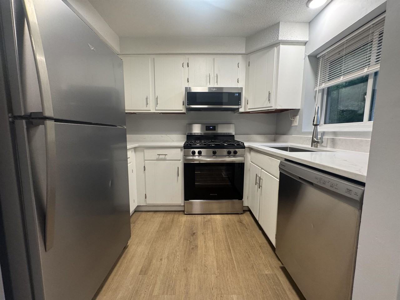 168 Central St - Photo 6 of 25