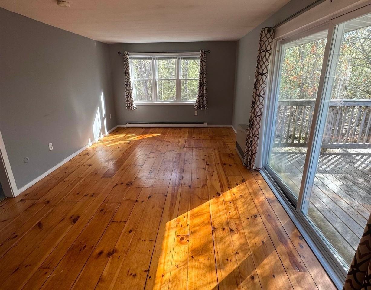 174 Hackett Hill Rd - Photo 4 of 10