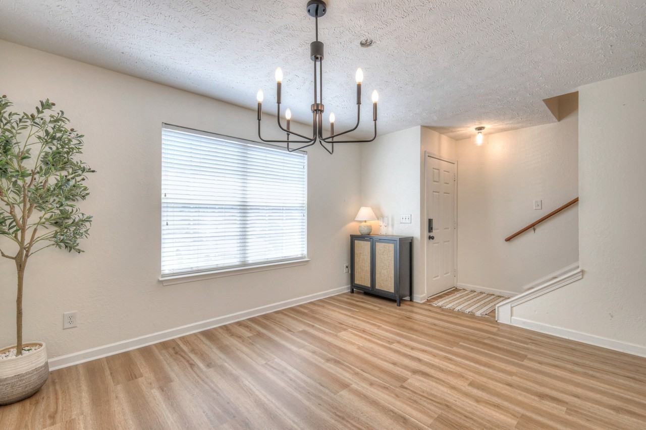 1846 Shaylin Loop - Photo 3 of 26