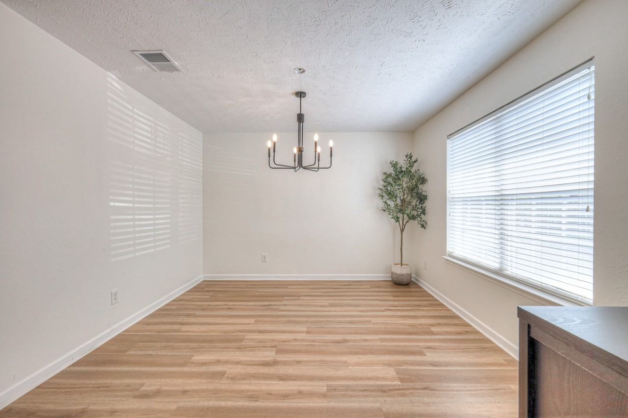 1846 Shaylin Loop - Photo 4 of 26