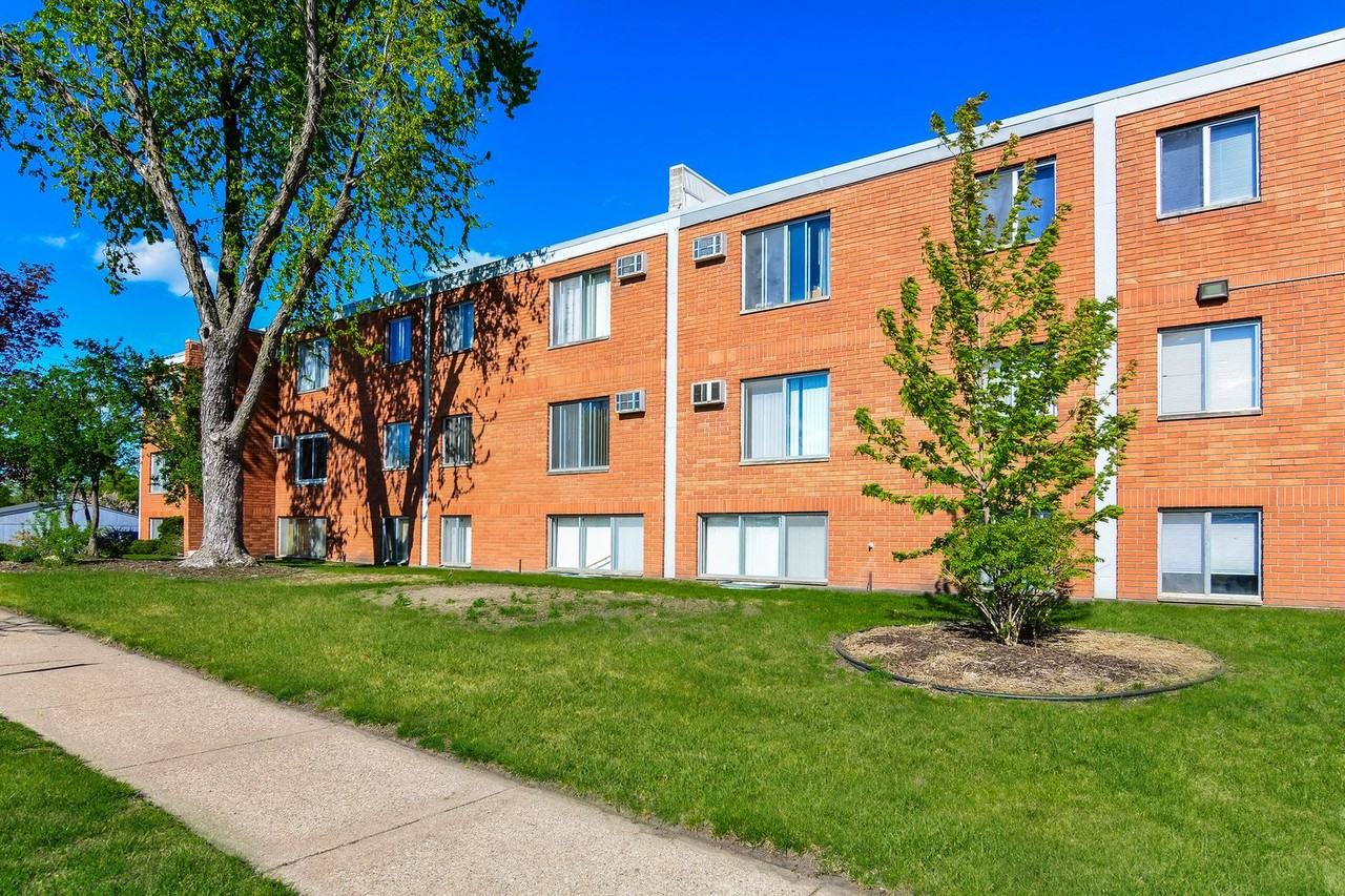 Park St Apartments - Photo 3 of 16