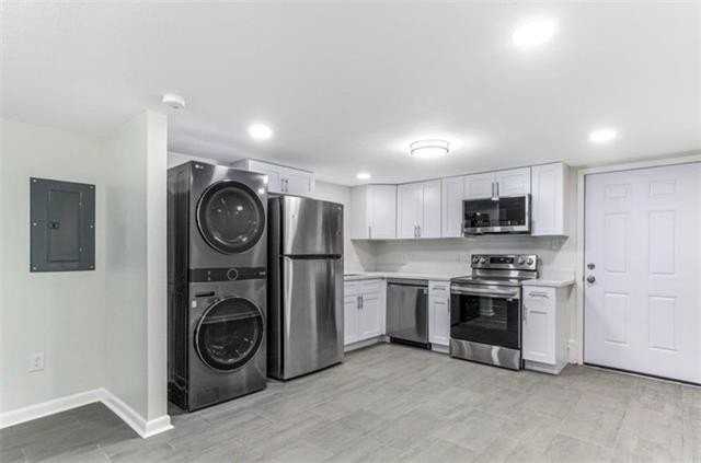 2232 Amelia St - Photo 3 of 11