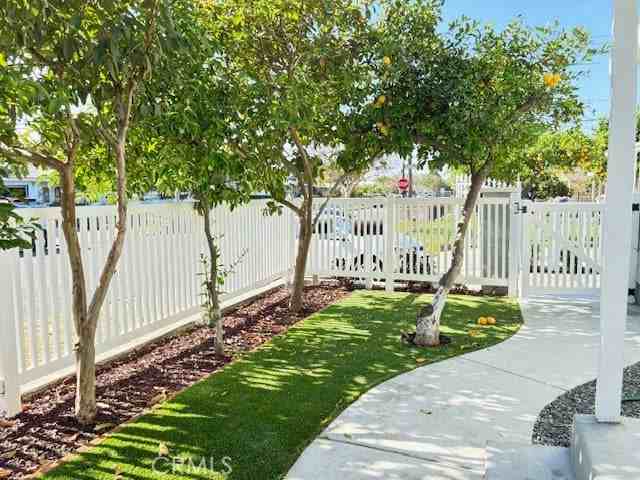 3809 Pine Ave - Photo 4 of 12