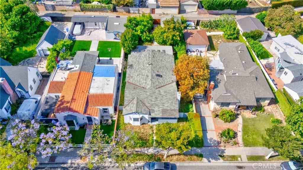 3117 Virginia Ave - Photo 3 of 5