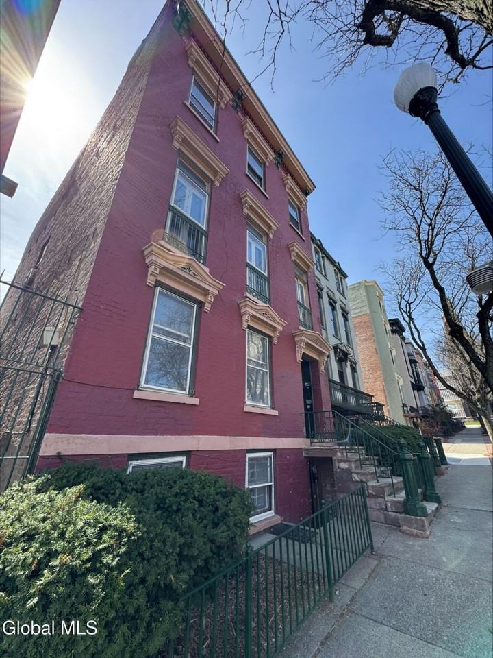 2 Madison Pl - Photo 2 of 11