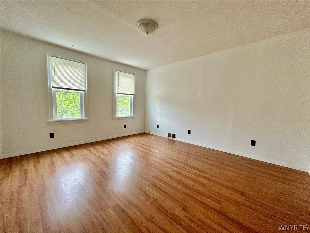 52 Greeley St - Photo 5 of 13